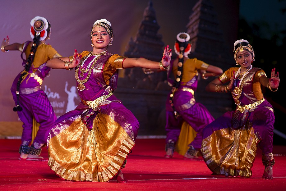 Saranya Sai Prasanth (Mamallapuram Dance Festival 2012 - Bharatanatyam)